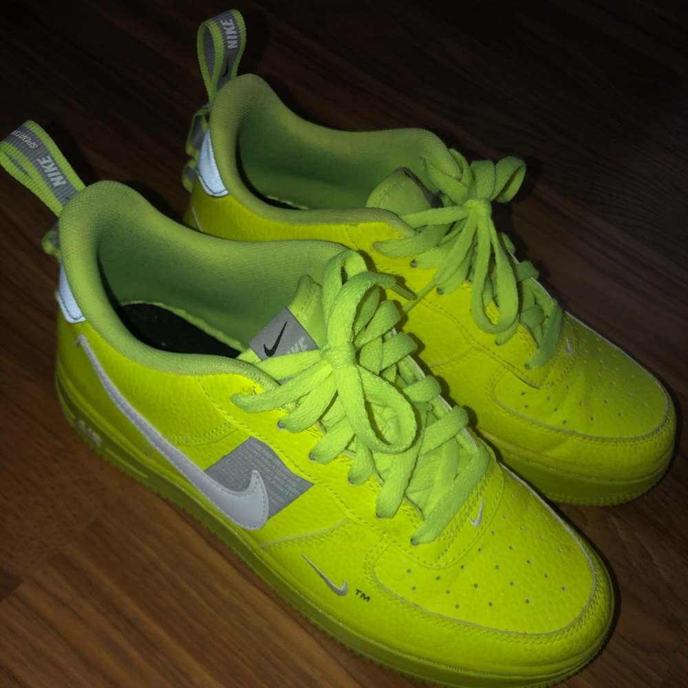 Nike Air Force Low Neon